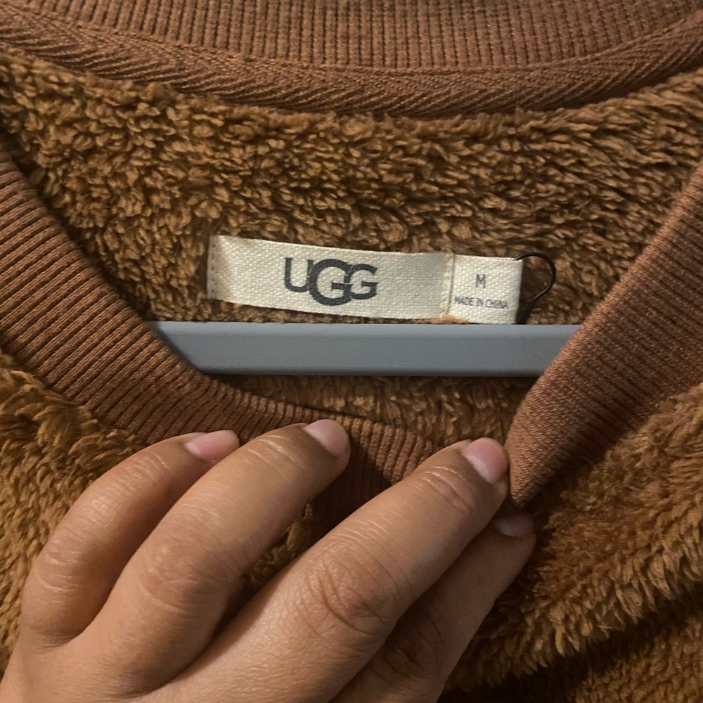 EUC UGG Men sweatshirt size (M)